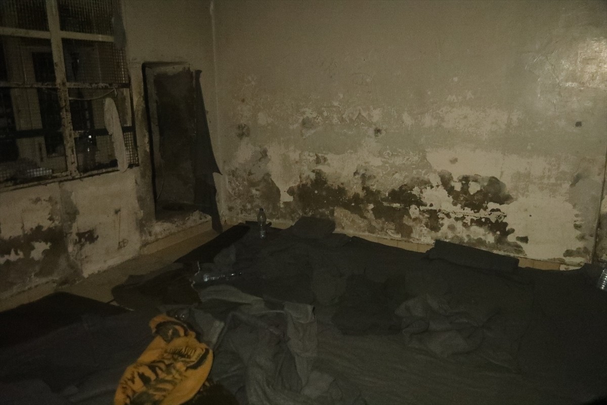 Suriye'de onlarca yıl halka korku salan işkence ve sorgu merkezlerinden Hava İstihbarat Şubesi...
