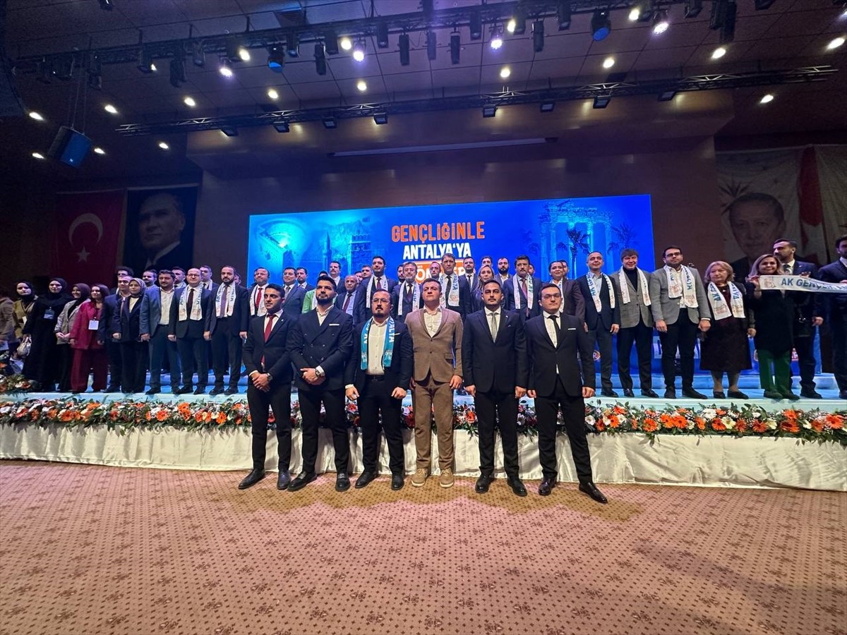 Tarım ve Orman Bakanı İbrahim Yumaklı, AK Parti Antalya Gençlik Kolları 7. Olağan Genel Kurulu'na...