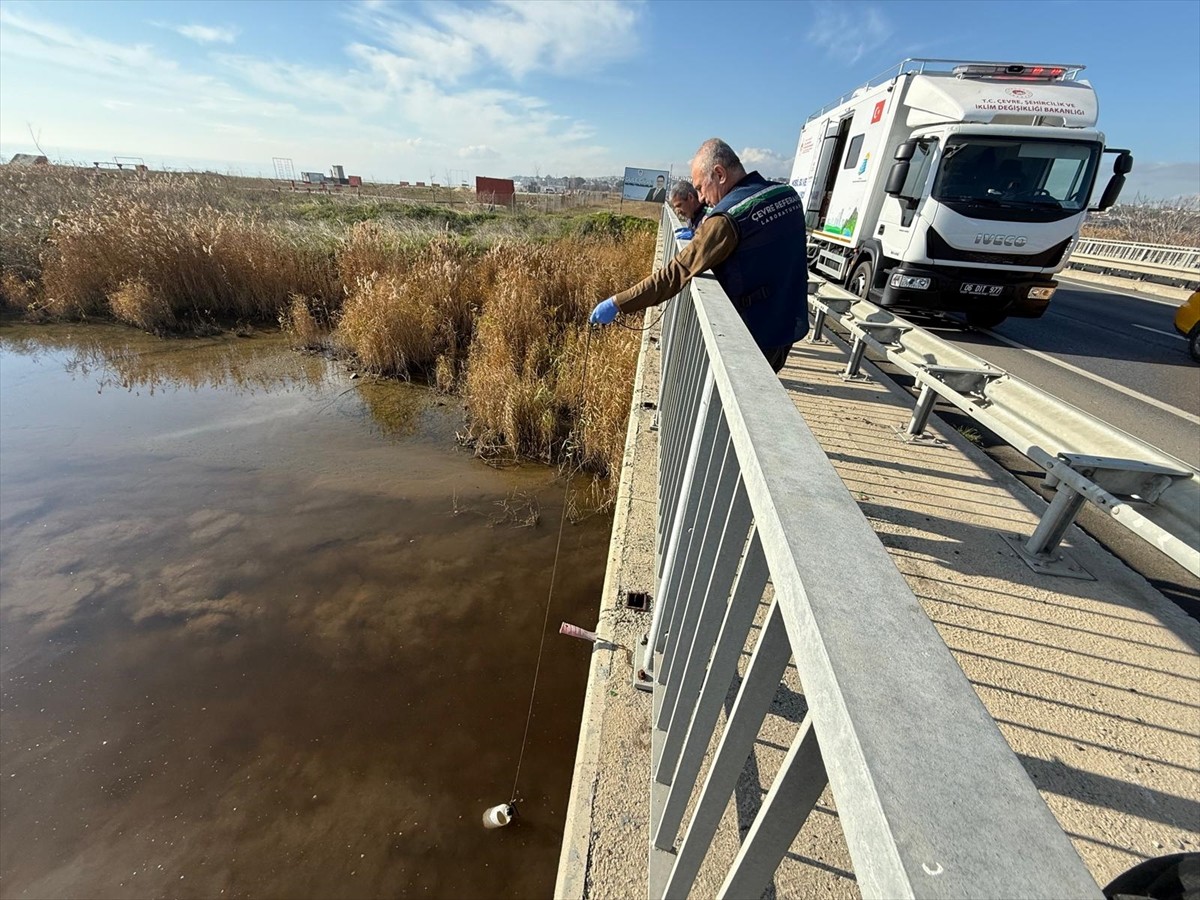 Tekirdağ Çevre, Şehircilik ve İklim Değişikliği Müdürlüğü ekipleri, müsilajla mücadele kapsamında...