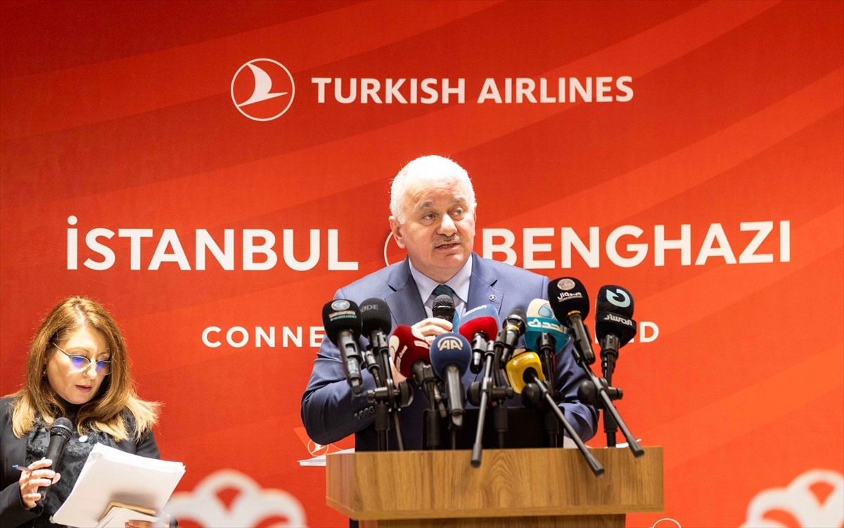 THY uçağı, 10 yıl aradan sonra yeniden başlatılan Bingazi'ye sefer için İstanbul Havalimanı'ndan...