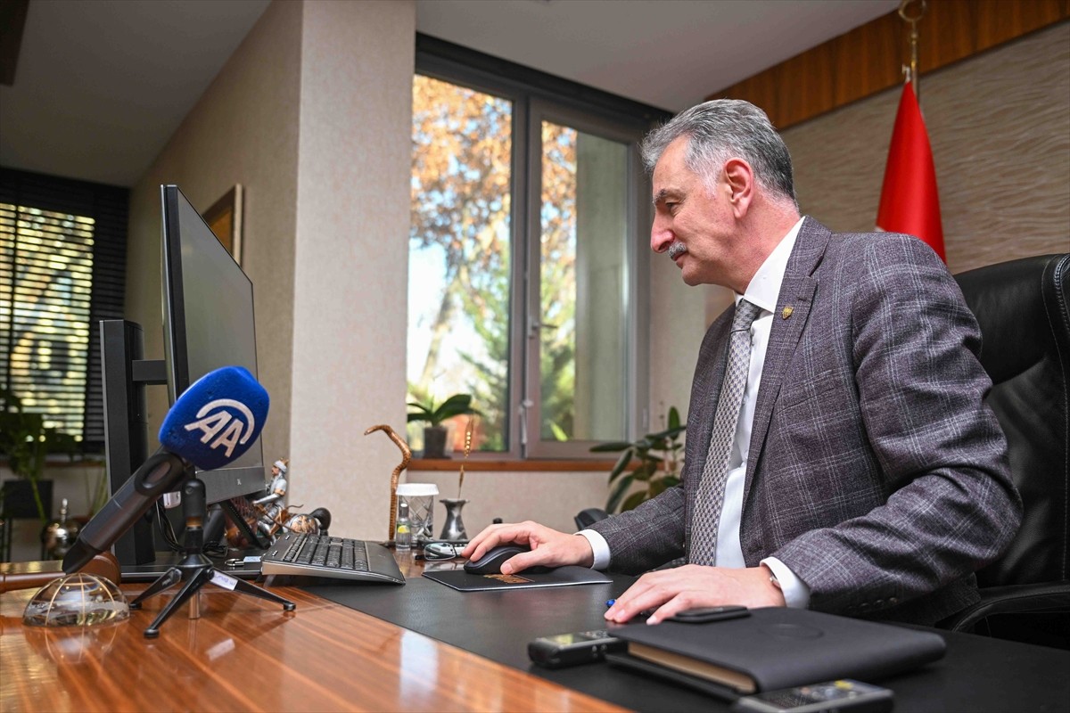 Toprak Mahsulleri Ofisi (TMO) Genel Müdürü Ahmet Güldal, Anadolu Ajansının (AA) gözünden 2024'e...