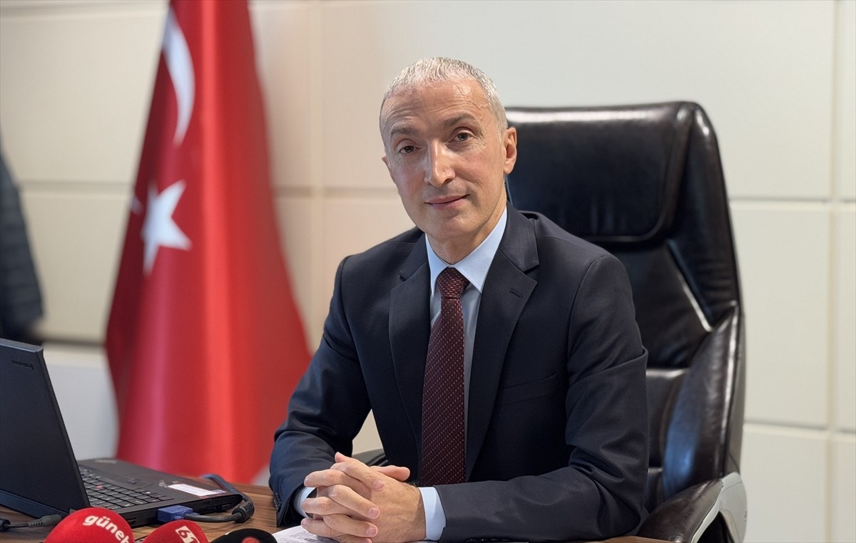 Trabzon Cumhuriyet Başsavcısı Sedat Çelik, Trabzon Adliyesi Salonunda düzenlenen 2024 Yılı...