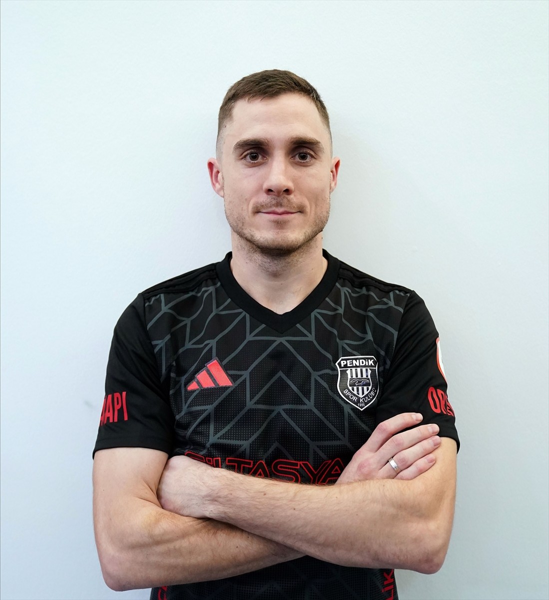 Trendyol 1. Lig ekiplerinden Siltaş Yapı Pendikspor, Sırbistanlı orta saha oyuncusu Djordje...