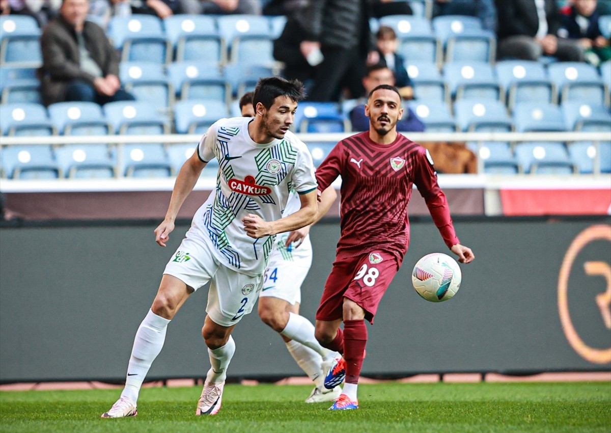 Trendyol Süper Lig'in 19. haftasında Atakaş Hatayspor ile Çaykur Rizespor, Mersin Stadyumu'nda...