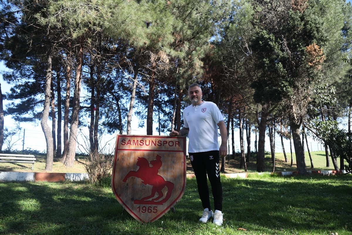 Trendyol Süper Lig ekiplerinden Reeder Samsunspor'un teknik direktörü Thomas Reis (solda), Nuri...