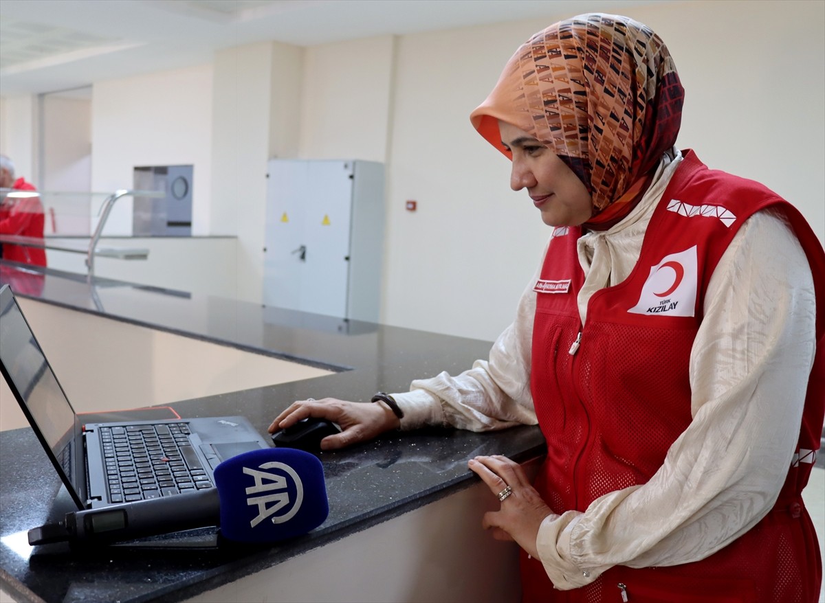 Türk Kızılay Genel Başkanı Fatma Meriç Yılmaz, Anadolu Ajansının (AA) gözünden 2024'e damga vuran...