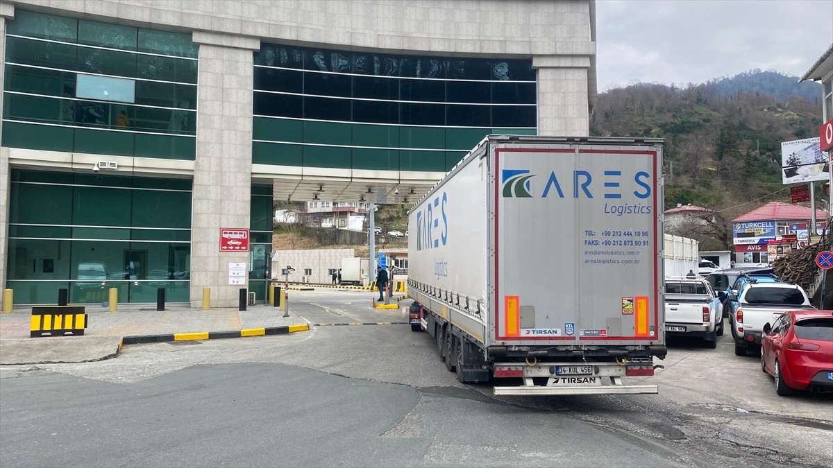 Türkiye'nin Kafkaslar ve Orta Asya'ya açılan en önemli kara hudut kapılarından olan Sarp Sınır...