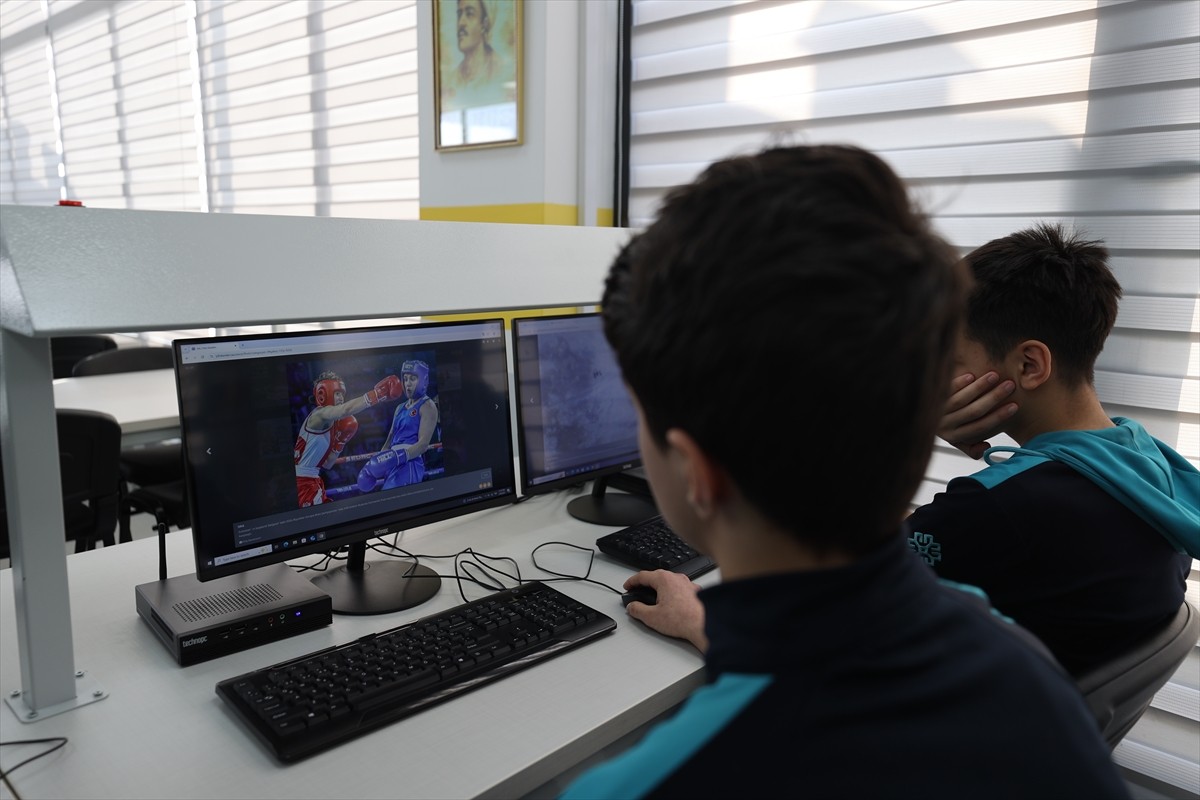 Türkiye Maarif Vakfı (TMV) Gürcistan Uluslararası Maarif Okullarında eğitim gören öğrenciler...