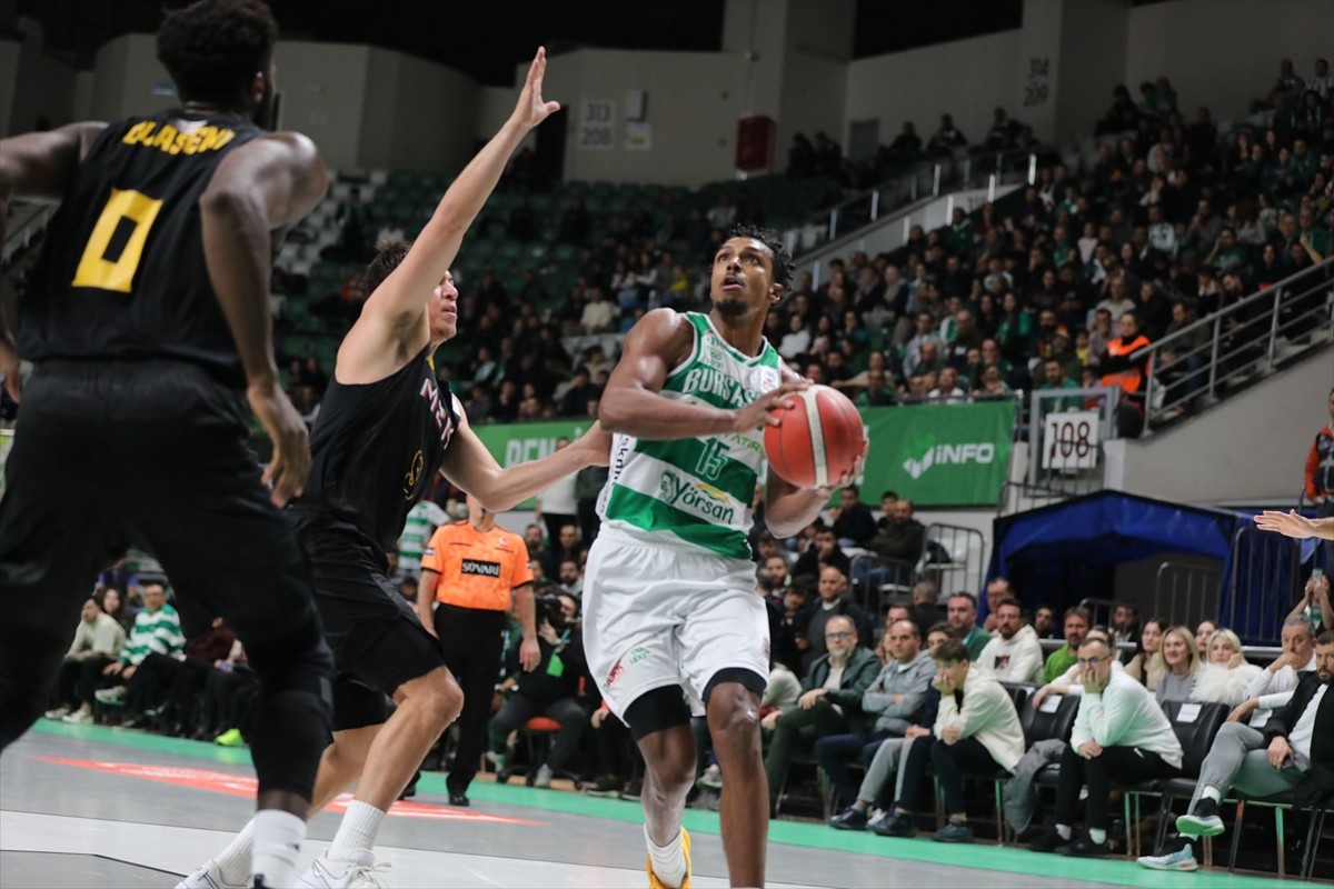 Türkiye Sigorta Basketbol Süper Ligi'nin 13. hafta maçında Mersinspor, deplasmanda Bursaspor...