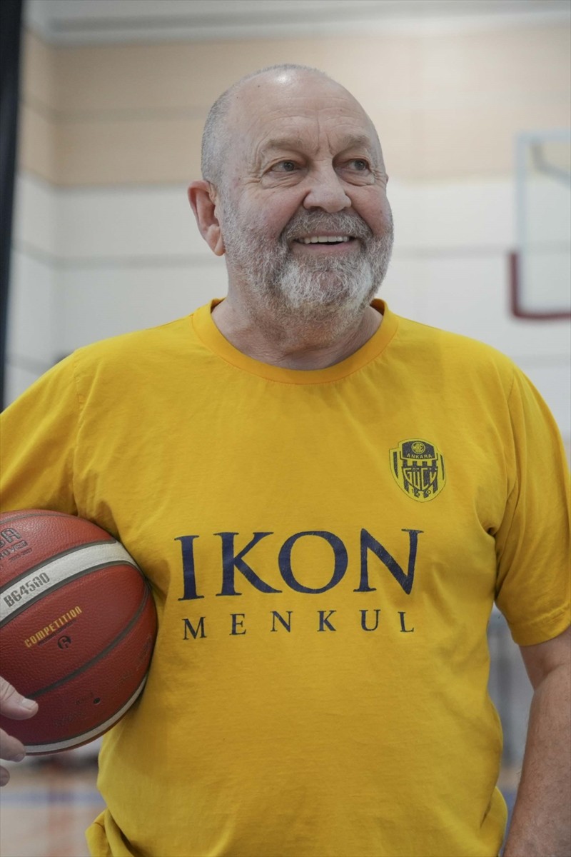 Türkiye Sigorta Türkiye Basketbol Ligi ekiplerinden MKE Ankaragücü Ikon Menkul'ün başatrenörü...