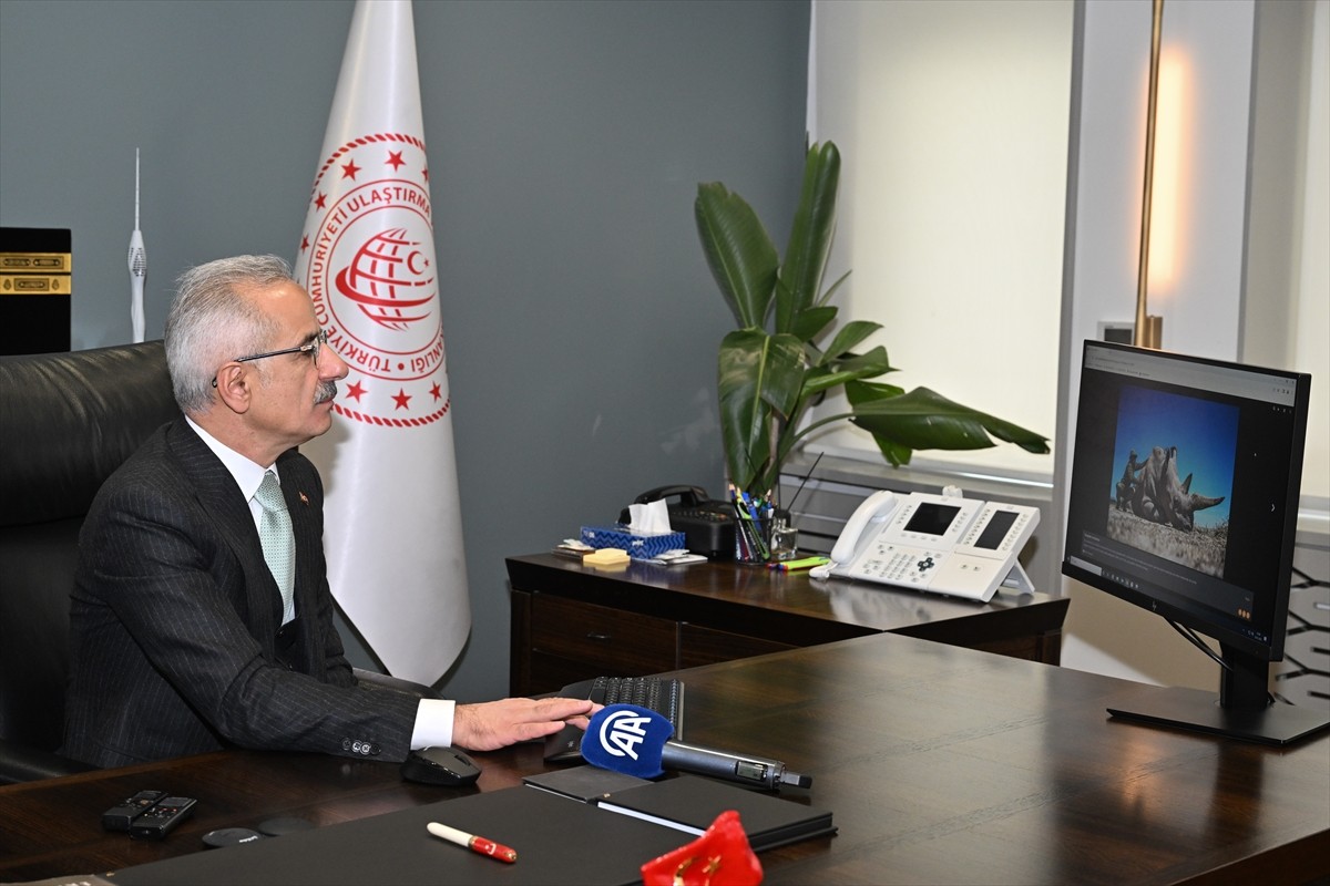 Ulaştırma ve Altyapı Bakanı Abdulkadir Uraloğlu, Anadolu Ajansının (AA) düzenlediği "Yılın...