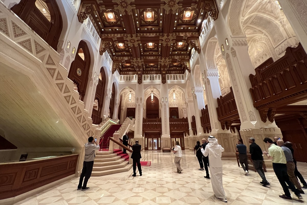 Umman'ın başkenti Muskat'ın merkezinde yer alan 80 bin metrekarelik geniş bir alan üzerine kurulu...