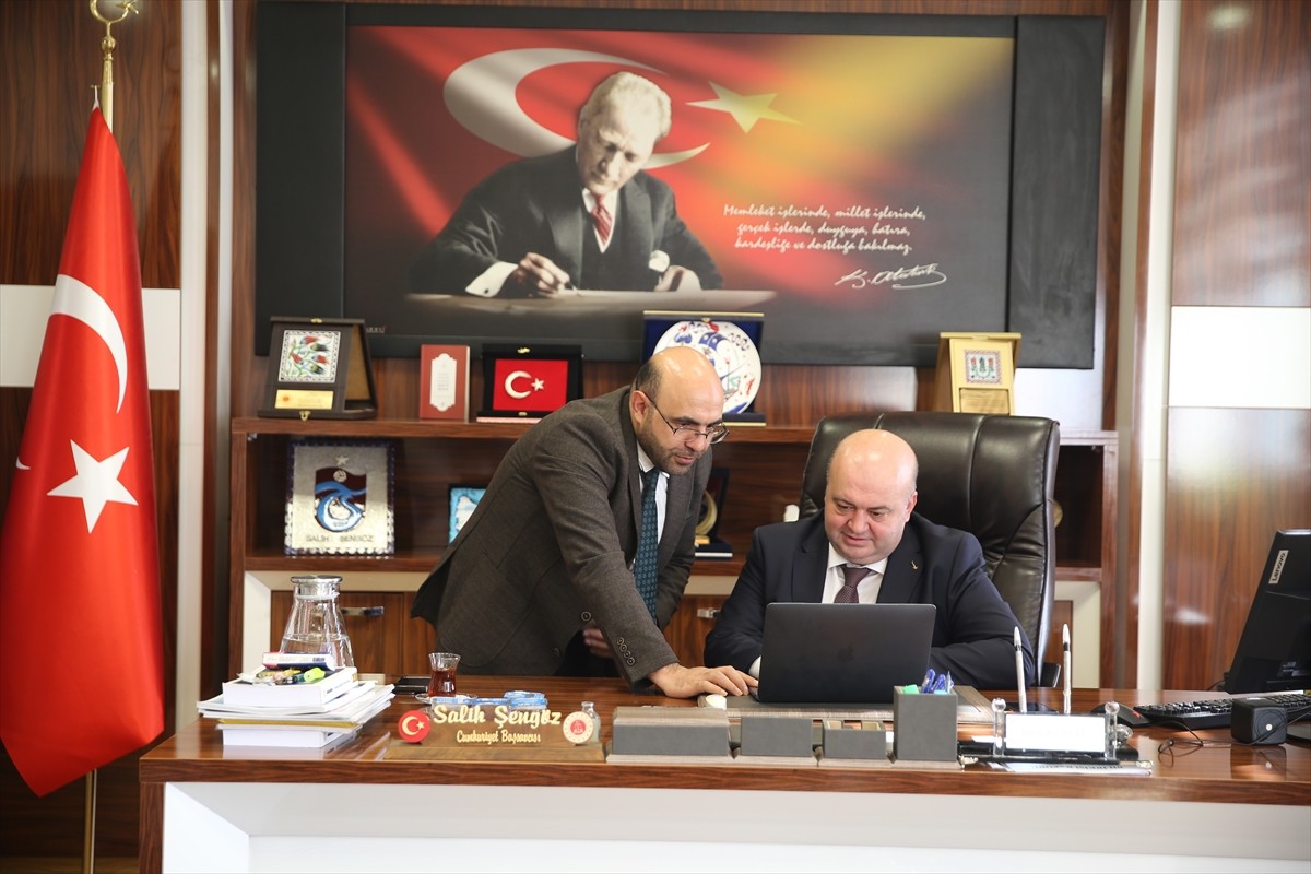 Van Bölge Adliye Mahkemesi Cumhuriyet Başsavcısı Salih Şengöz, Anadolu Ajansının (AA) gözünden...