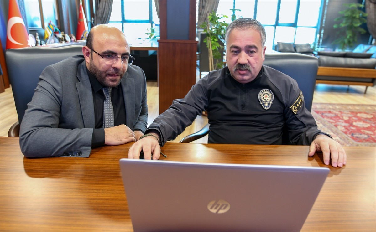 Van Emniyet Müdürü Murat Mutlu (sağda), Anadolu Ajansı'nın (AA) gözünden 2024'e damga vuran...