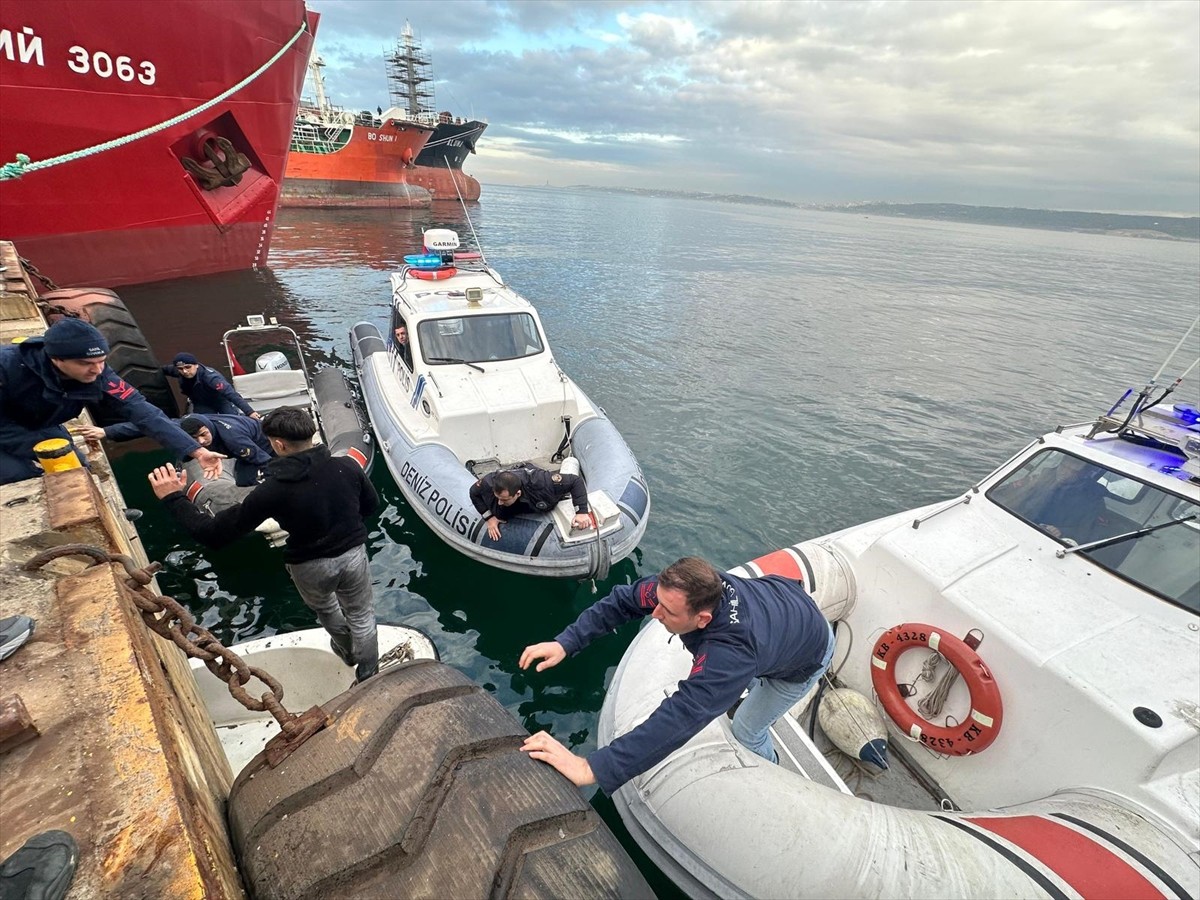 Yalova açıklarında 2 tekneyle yasa dışı midye avcılığı yaptığı tespit edilen 7 kişiye 653 bin 294...