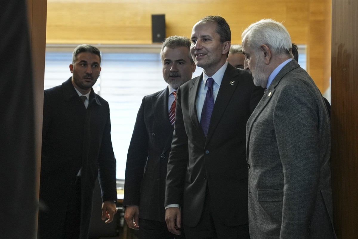 Yeniden Refah Partisi Genel Başkanı Fatih Erbakan, DEM Parti heyetiyle görüştü. TBMM'de...