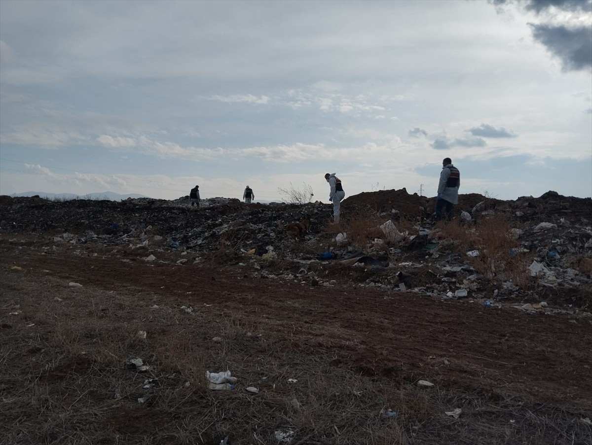 Yozgat'ın Boğazlıyan ilçesinde, annesinin öldürüp çöplüğe attığını itiraf ettiği 4 yaşındaki çocuk...