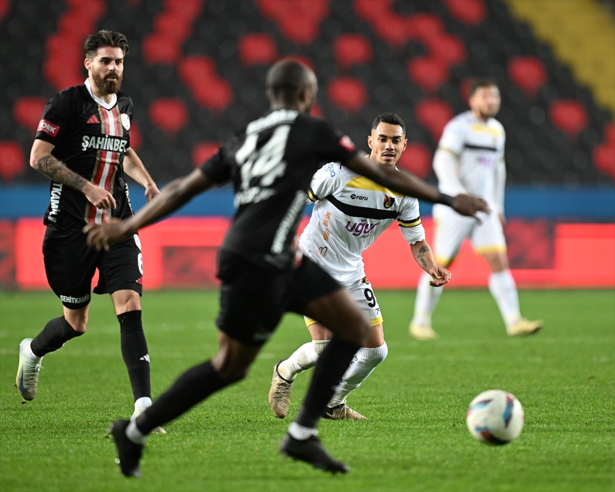 Ziraat Türkiye Kupası B Grubu'nda Trendyol Süper Lig ekiplerinden Gaziantep FK ile Trendyol 1. Lig...