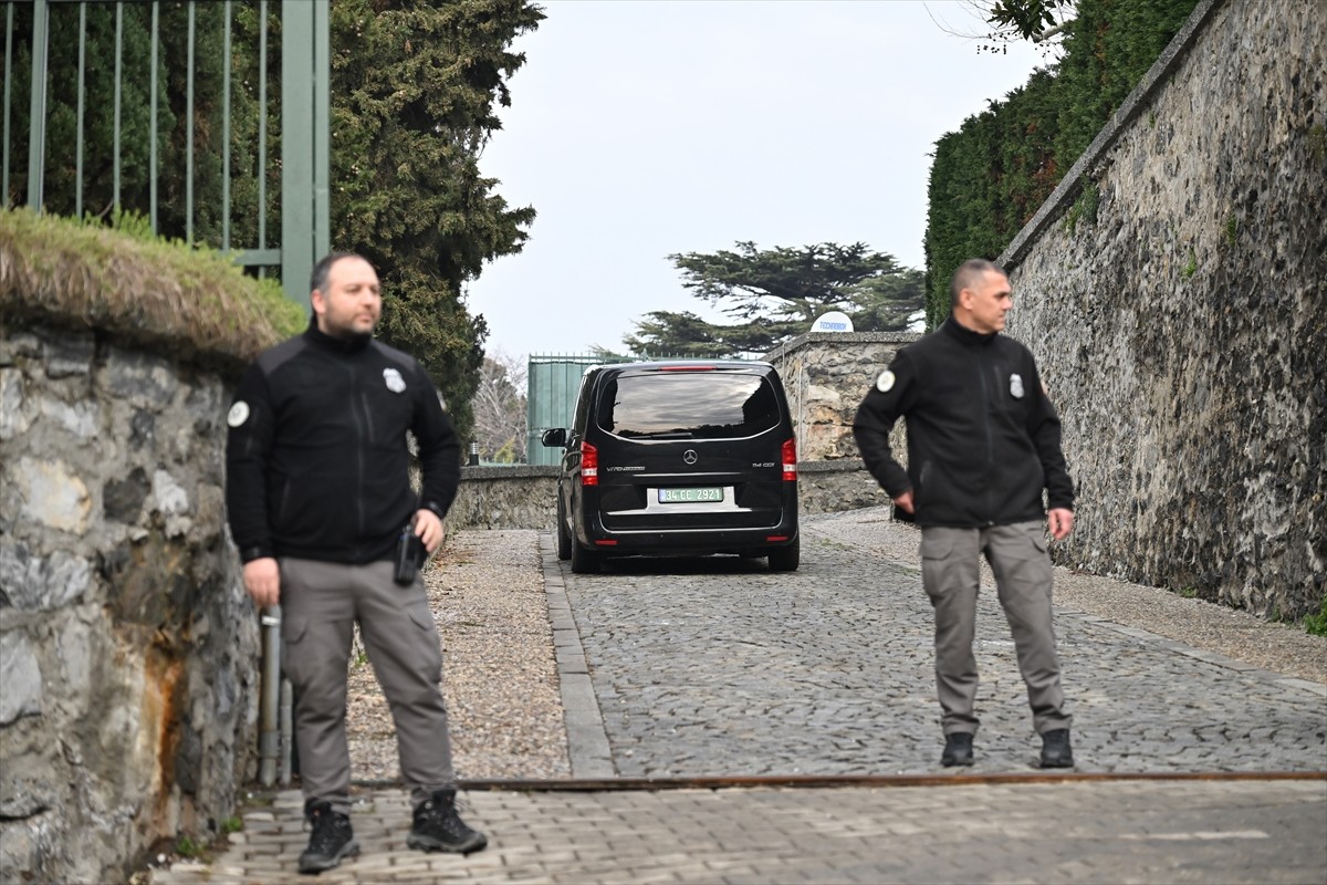 ABD ve Rusya arasında büyükelçiliklerin faaliyetlerini etkileyen hususların ele alınması üzerine...