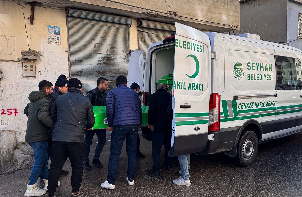 Adana'da genç bir kadın evinde av tüfeğiyle vurularak ölmüş halde bulundu, dini nikahlı eşi...