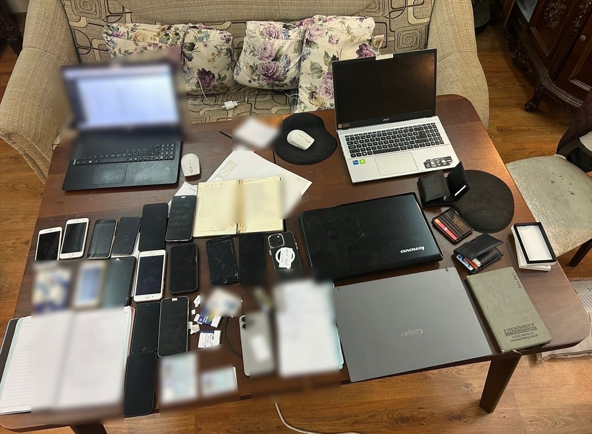 Adana'da yasa dışı bahis operasyonunda yakalanan 5 şüpheliden 3'ü tutuklandı. Ekipler...