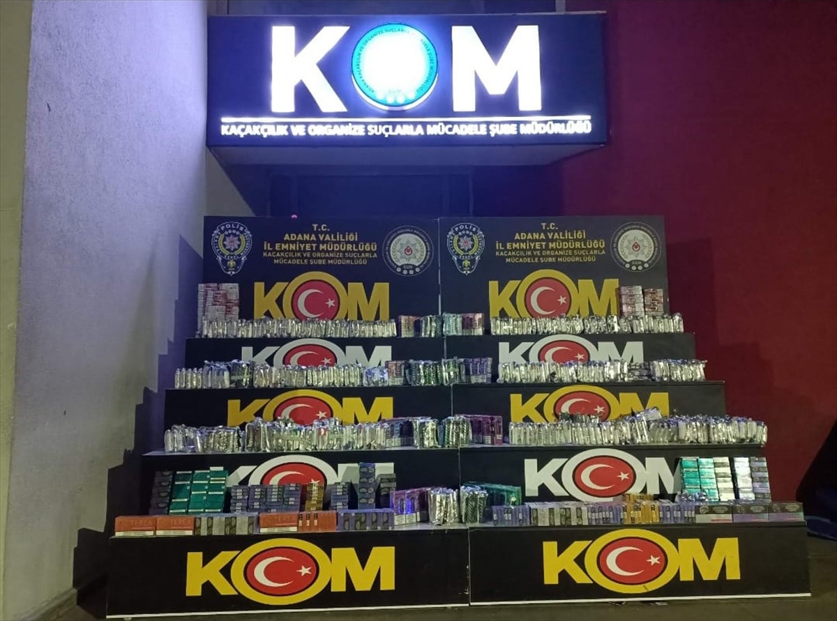 Adana'da yolcu otobüsünde 680 gümrük kaçağı elektronik sigara ve 410 elektronik sigara likidi ele...