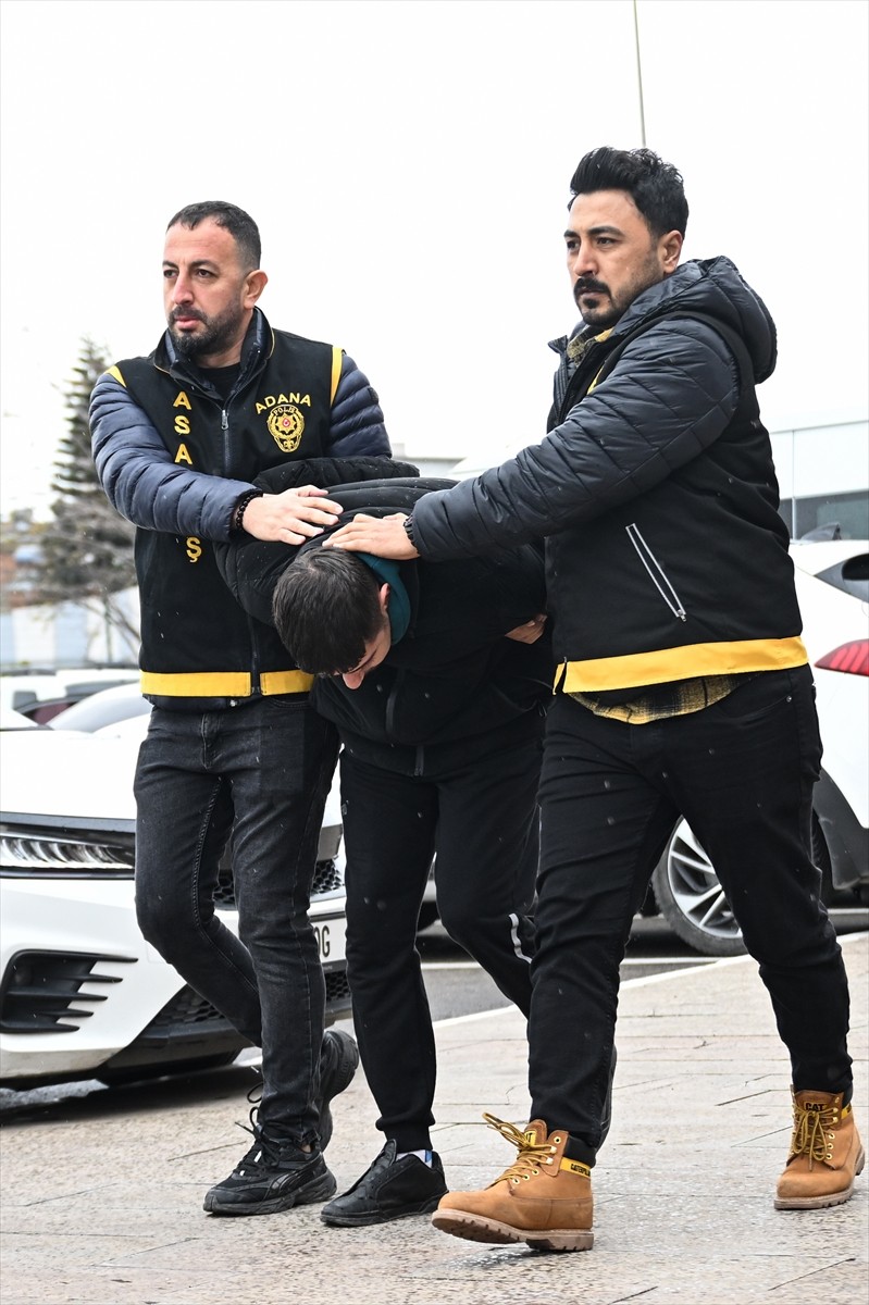 Adana'nın merkez Seyhan ilçesinde bir iş yerinde kayınbaba ve 2 damadının yaşamını yitirdiği...