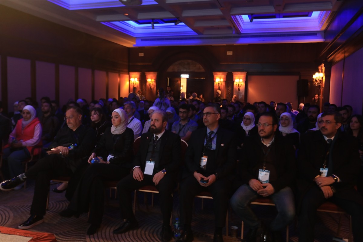 Amerika'da yaşayan Suriyeli bilişim mühendisleri, Suriye'nin başkenti Şam'da düzenlenen...