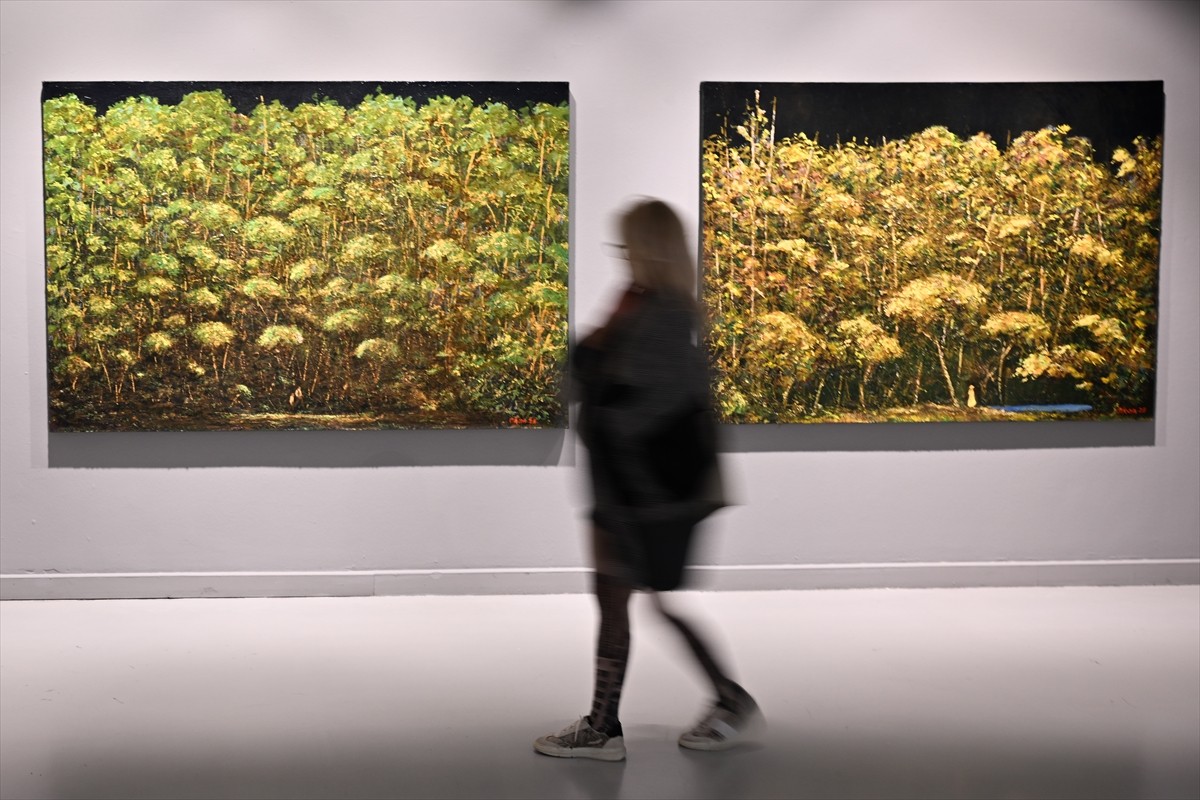 Ankara'da, Erkan Doğanay'ın küratörlüğünü üstlendiği ve 55 sanatçının eserlerinin yer aldığı...