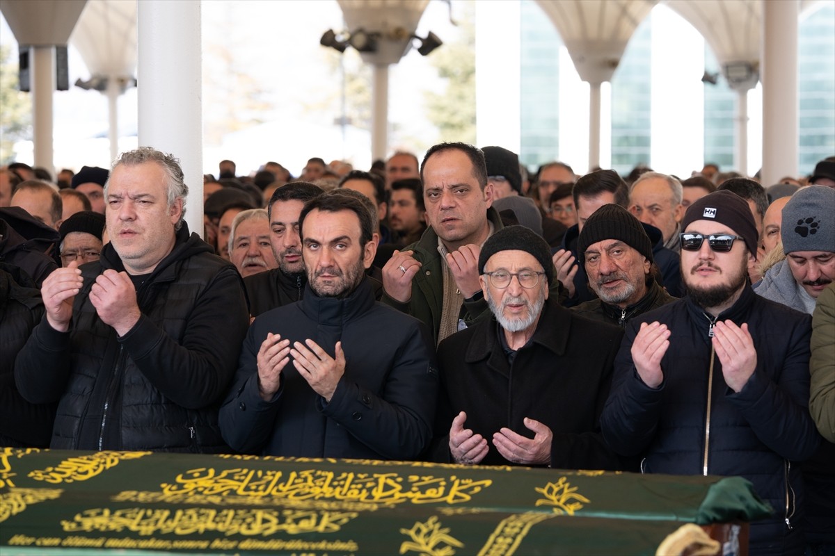 Ankara'nın Yenimahalle ilçesinde dün doğal gazdan zehirlenen aynı aileden 3 kişi için Ahmet Efendi...