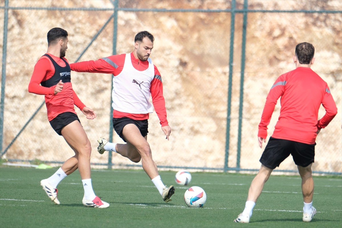 Atakaş Hatayspor, Trendyol Süper Lig'in 23. haftasında Reeder Samsunspor ile oynayacağı maçın...