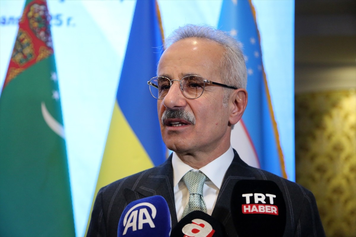 Avrupa-Kafkasya-Asya Ulaştırma Koridoru (TRACECA) 17. Yıllık Toplantısı için İran'ın başkenti...