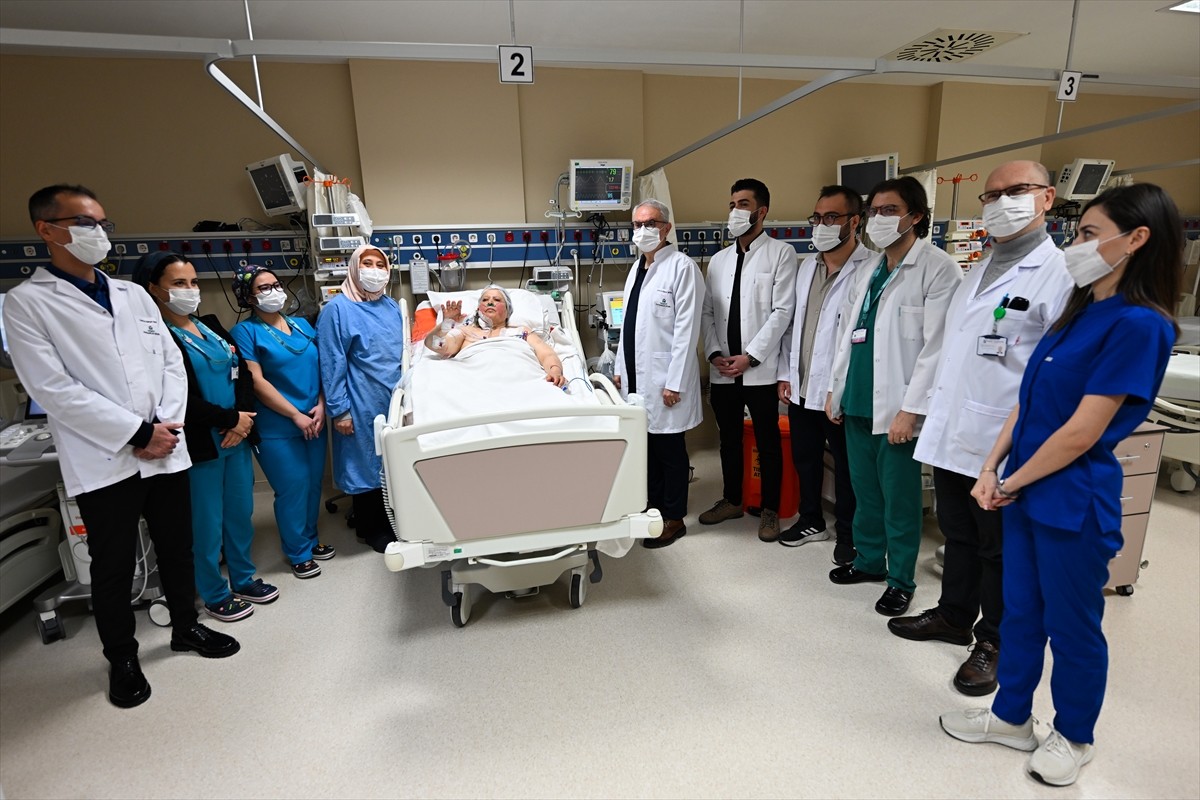 Balıkesir'de beyin ölümü gerçekleşen kadının bağışlanan karaciğeri, askeri uçakla getirildiği...