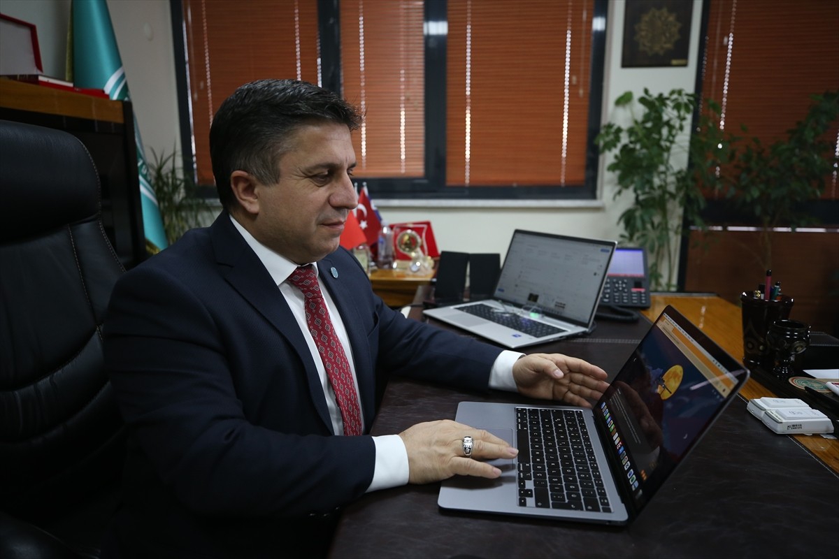 Balıkesir Üniversitesi (BAÜN) Rektörü Prof. Dr. Yücel Oğurlu, Anadolu Ajansı'nın (AA) gözünden...