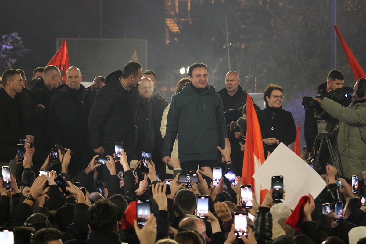 Balkan ülkesi Kosova’da 9 Şubat’ta yapılan genel seçimde oyların yüzde 73'ünün sayımı...