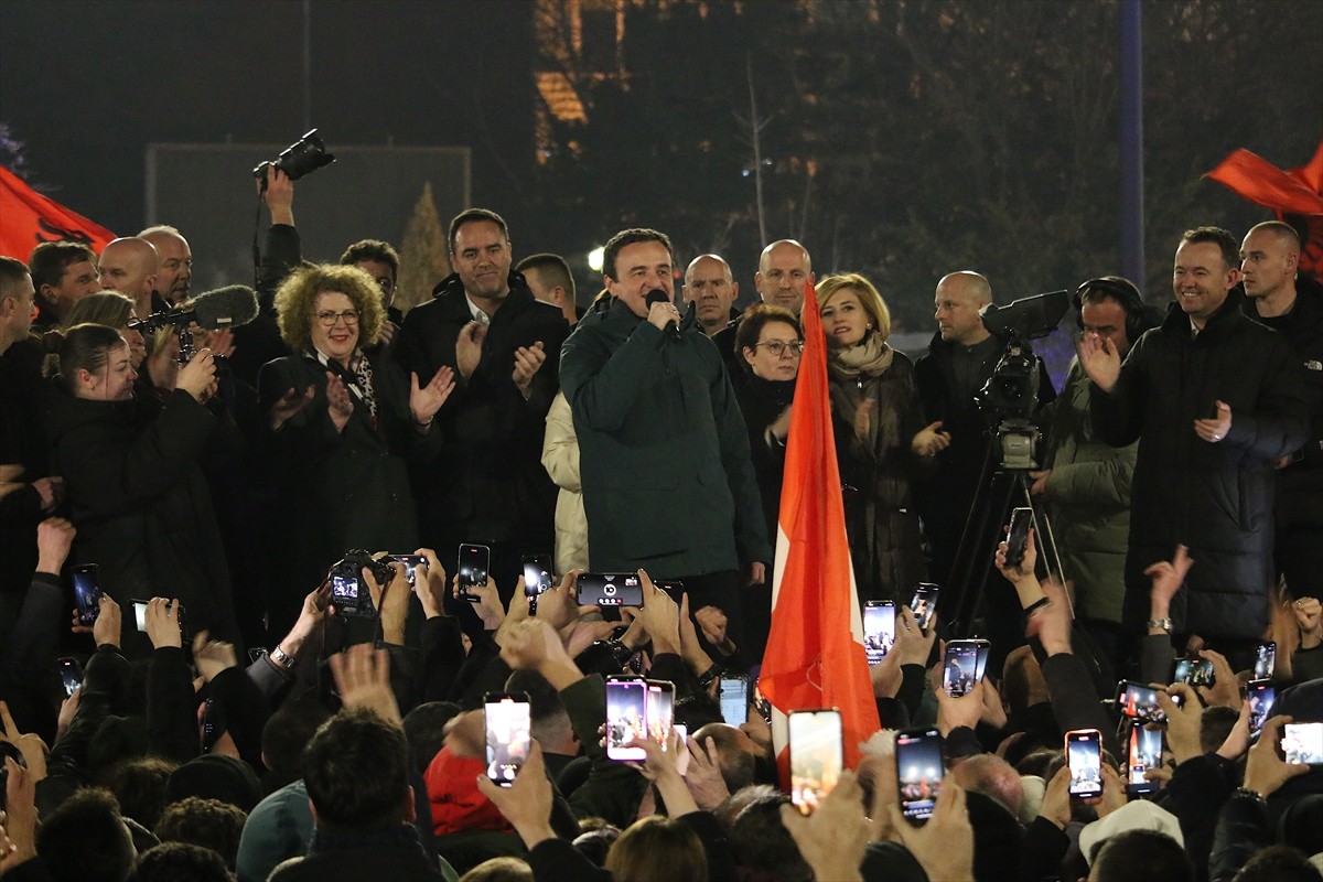 Balkan ülkesi Kosova’da 9 Şubat’ta yapılan genel seçimde oyların yüzde 73'ünün sayımı...
