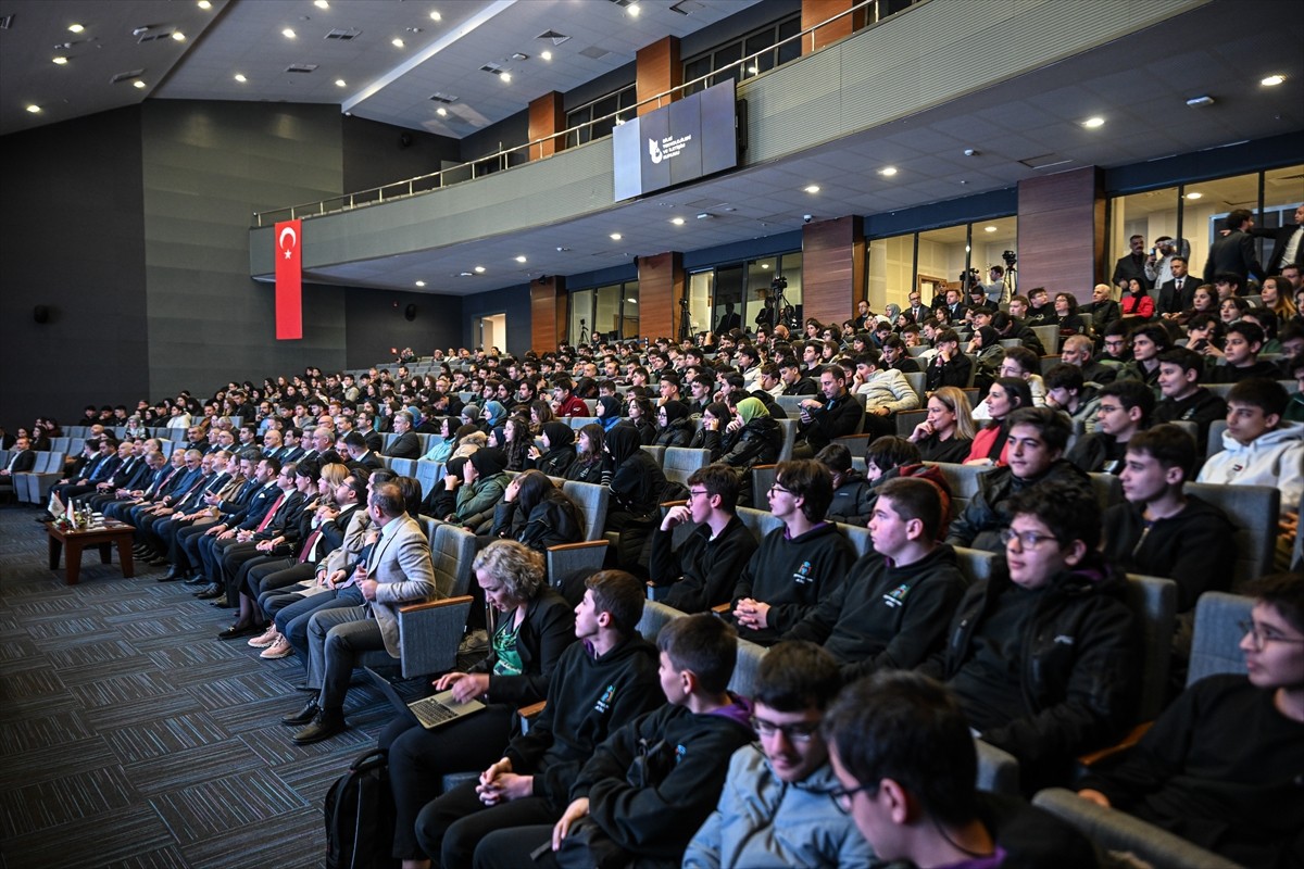 Başkentte "Güvenli İnternet Günü" etkinliği, Bilgi Teknolojileri ve İletişim Kurumu (BTK)...