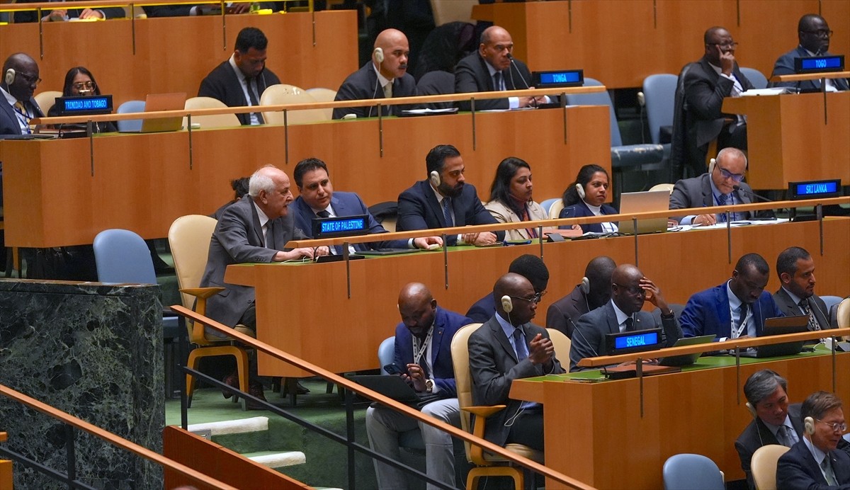 Birleşmiş Milletler (BM) Genel Kurulu, tüm Rus birliklerinin Ukrayna'dan derhal çekilmesini talep...