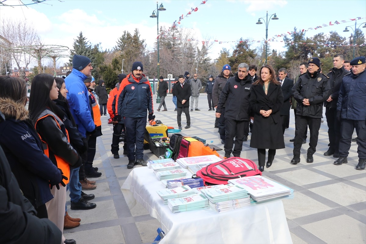 Burdur'da, Kahramanmaraş merkezli 6 Şubat 2023'te meydana gelen depremlerde hayatını kaybedenler...