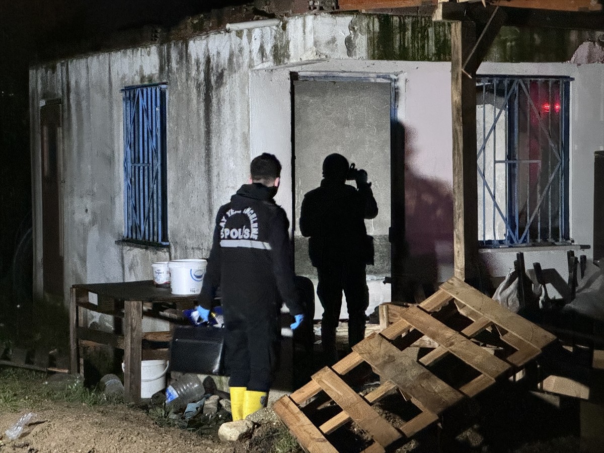 Bursa'nın Nilüfer ilçesinde, bağ evinde benzinle soba yakmaya çalışan 1 kişi öldü, 1 kişi...