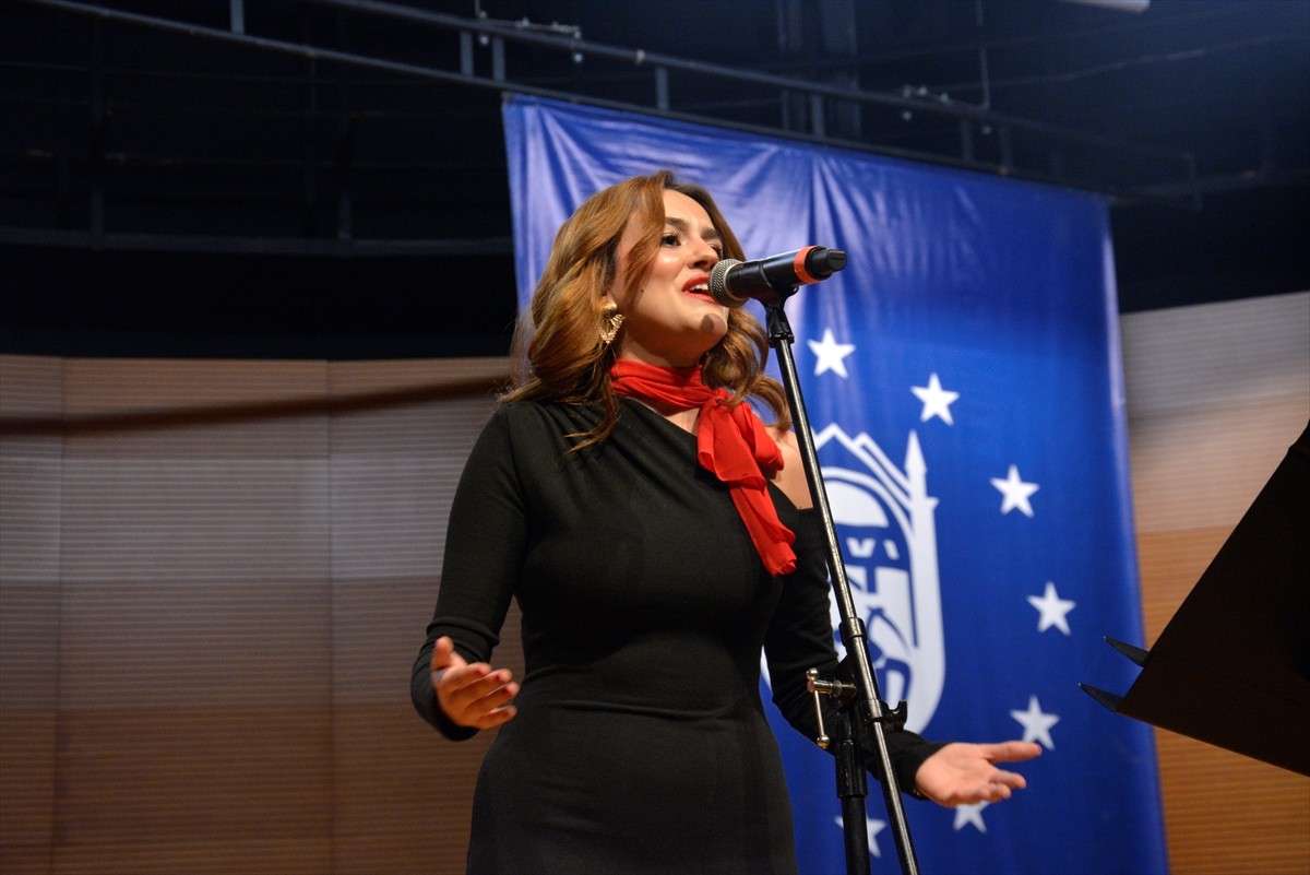 Bursa Büyükşehir Belediyesi Orkestra Şube Müdürlüğü Türk Halk Müziği Bölümü, konser...