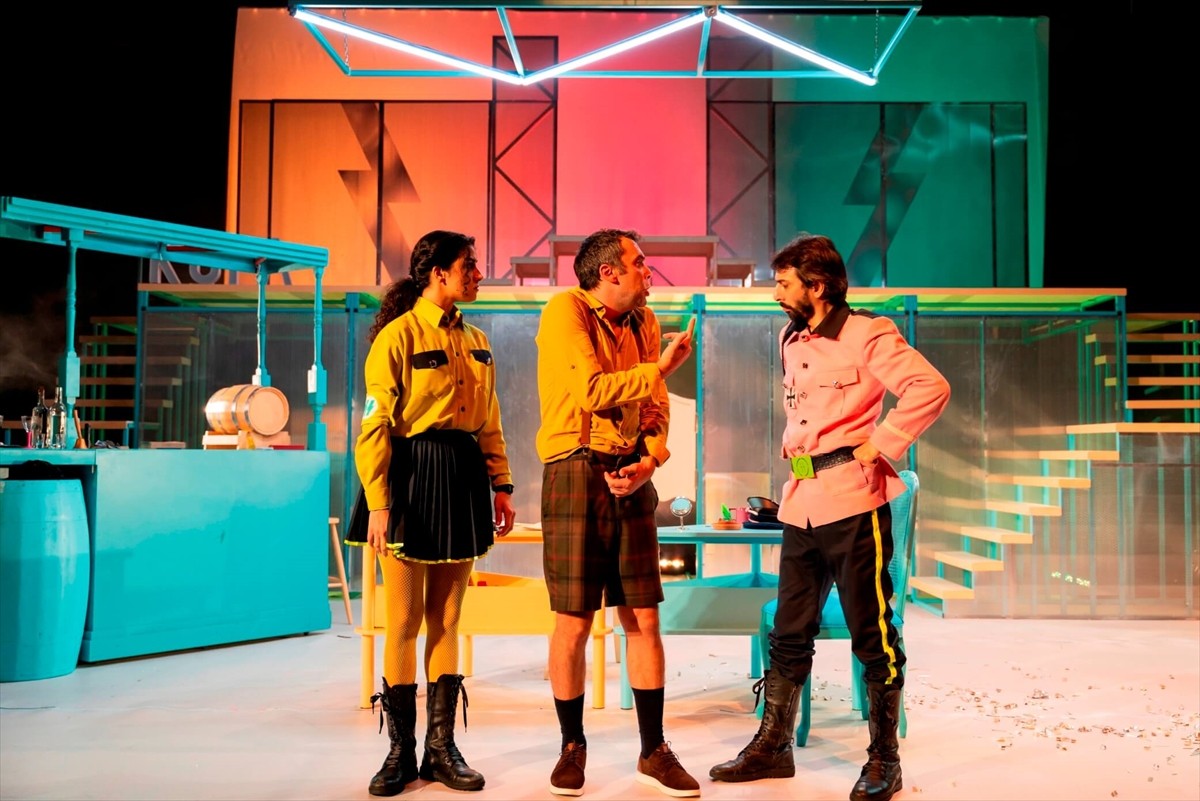 Bursa Nilüfer Belediyesi Kent Tiyatrosunun yeni oyunu "Şvayk", İstanbul Büyükşehir Belediyesi...