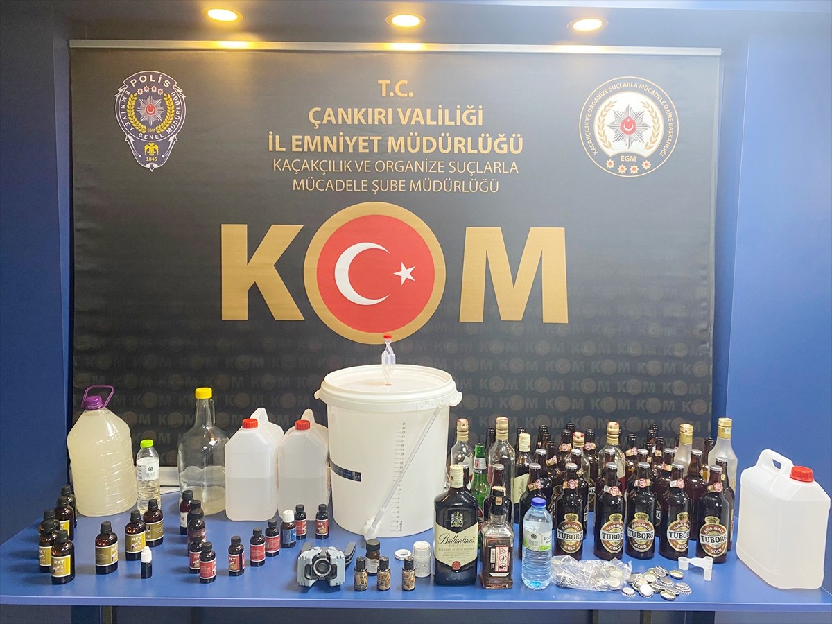 Çankırı'da düzenlenen sahte içki operasyonunda 5 şüpheli gözaltına alındı.