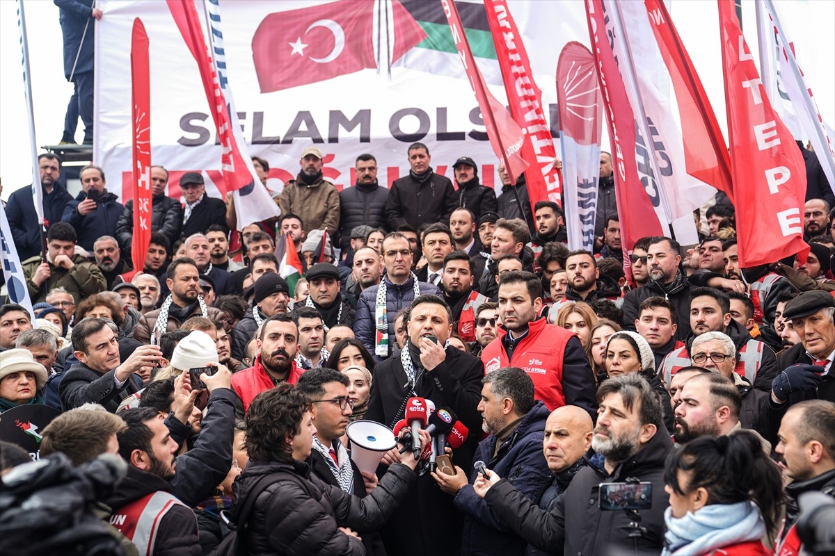 CHP İstanbul İl Başkanlığınca, "Nehirden Denize Özgür Filistin" sloganıyla Filistinlilere destek...