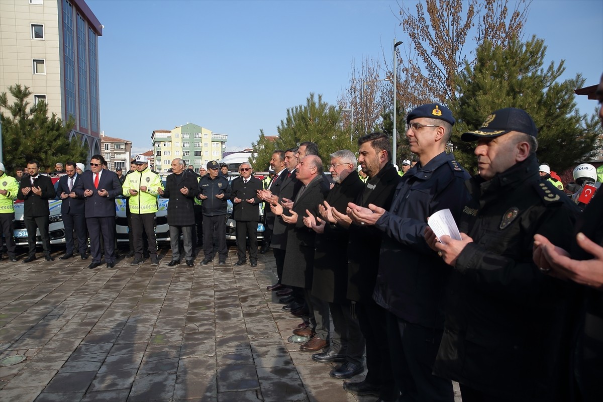 Çorum'da 5'i vatandaşların bağışlarıyla, 16'sı Emniyet Genel Müdürlüğünce temin edilen 21 yeni...