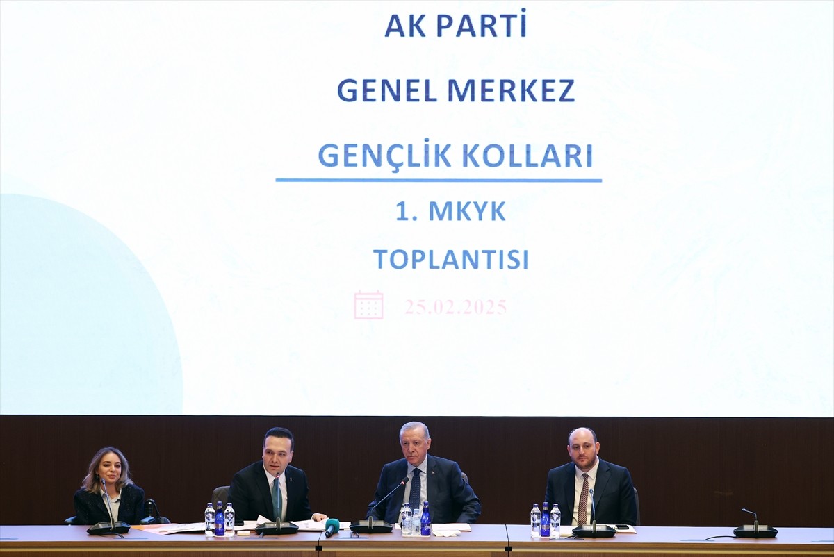 Cumhurbaşkanı ve AK Parti Genel Başkanı Recep Tayyip Erdoğan, partisinin genel merkezinde yapılan...