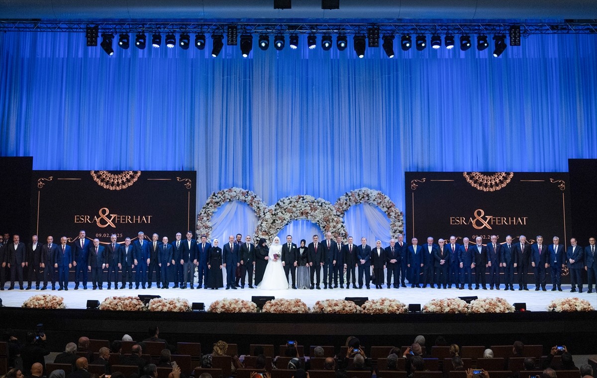 Cumhurbaşkanı Yardımcısı Cevdet Yılmaz'ın oğlu Ferhat Yılmaz, çok sayıda davetlinin katıldığı...
