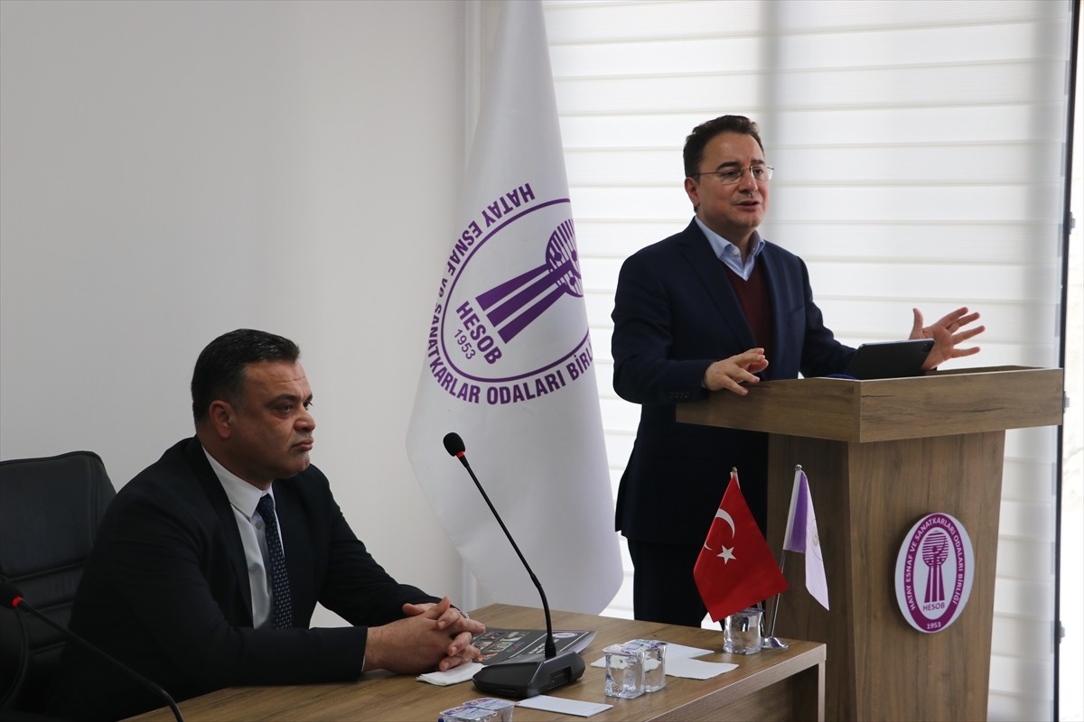 DEVA Partisi Genel Başkanı Ali Babacan, Hatay'da çeşitli ziyaretler gerçekleştirdi. Babacan...