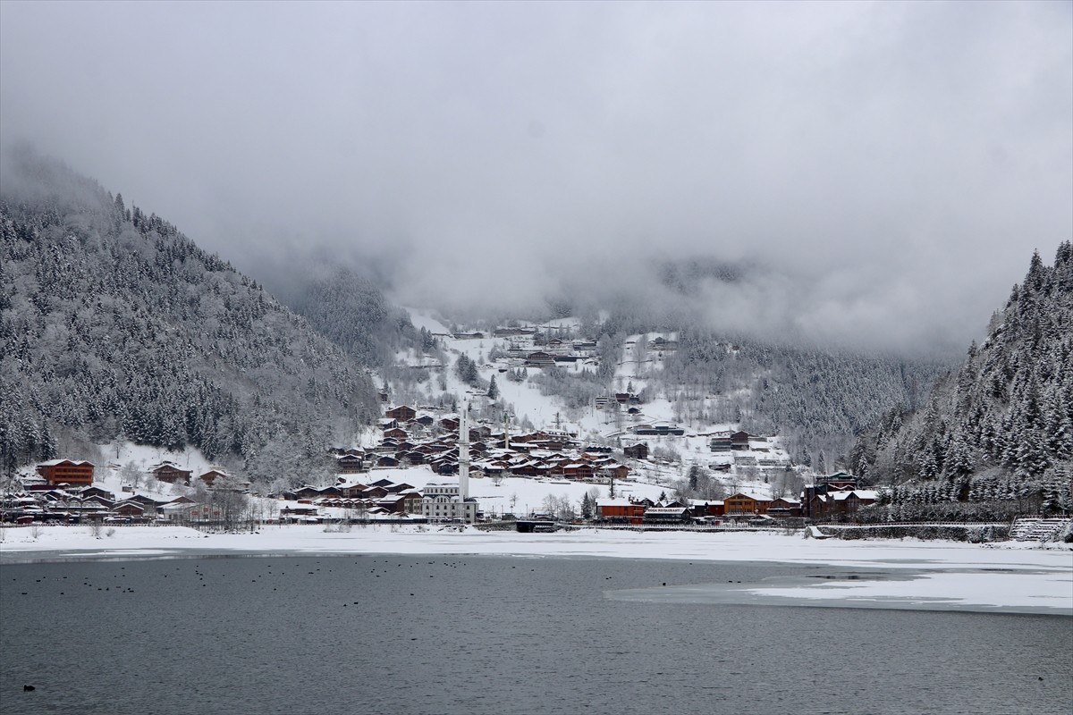 Doğu Karadeniz'de turistlerin ziyaret ettiği mekanların başında gelen Trabzon'un Çaykara...