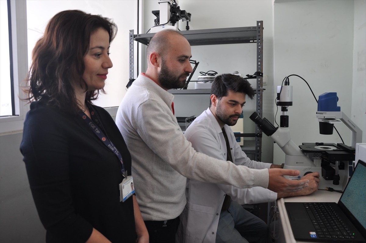 Ege Üniversitesi Tıp Fakültesi Göz Hastalıkları Anabilim Dalı Öğretim Üyesi Doç. Dr. Özlem Barut...